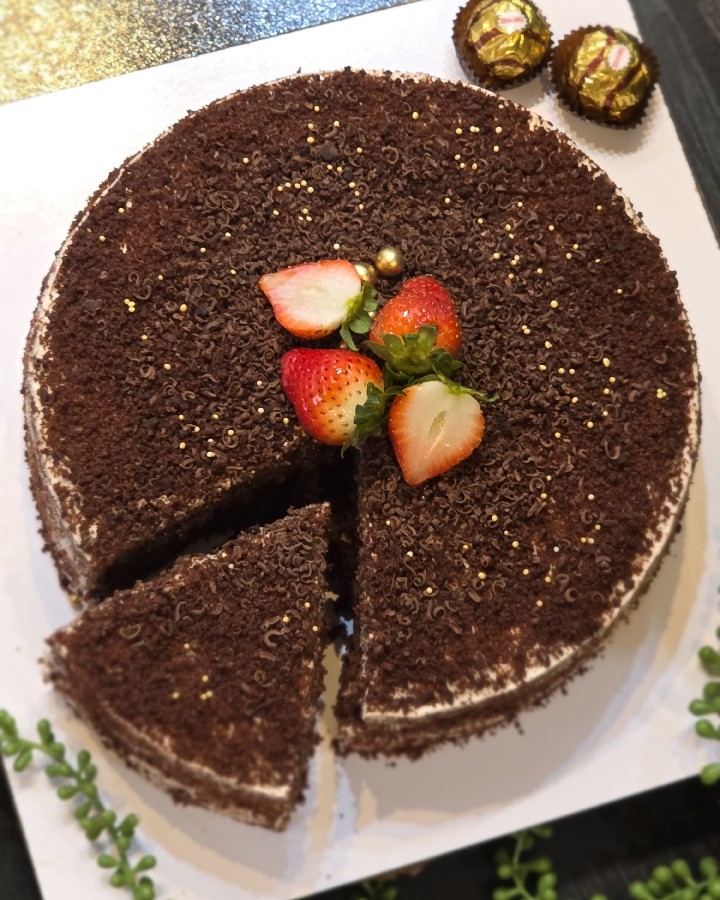 کیک شکلاتی با فیلینگ گاناش موکا