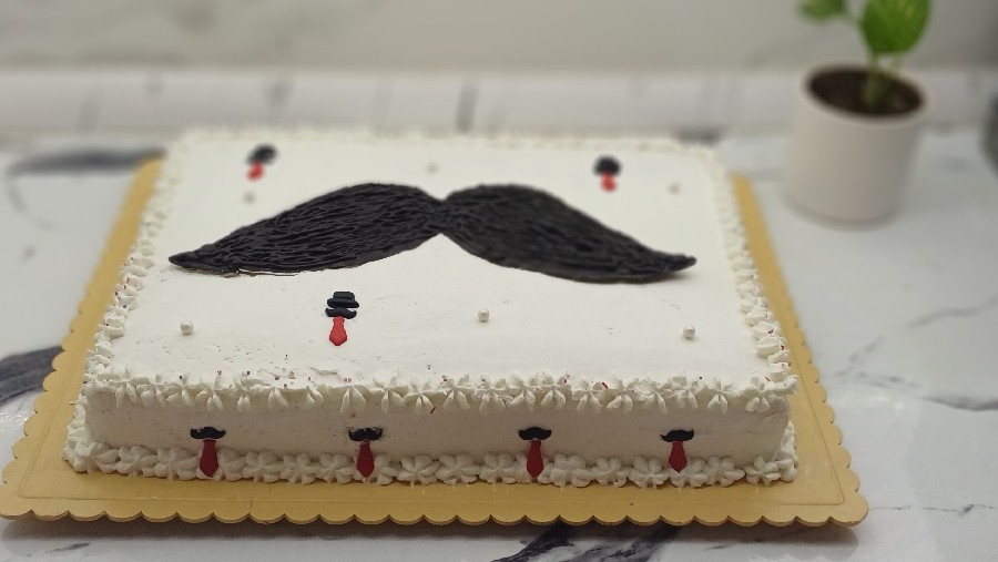 کیک روز پدر
#کیک اسفنجی#کیک خامه ای