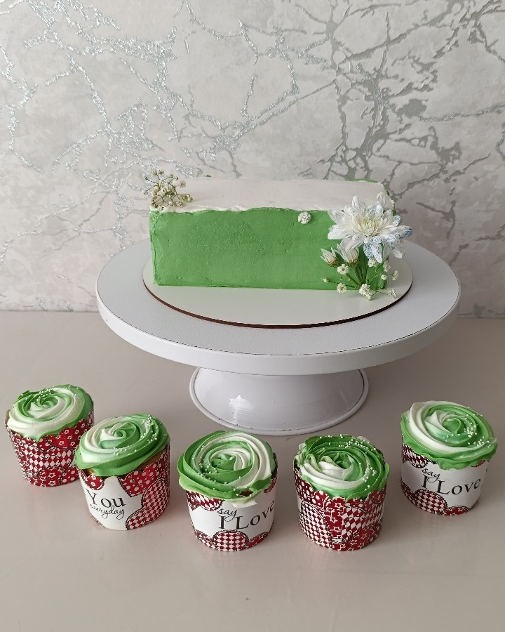 کیک و ست کاپ کیک های فیلینگ دار