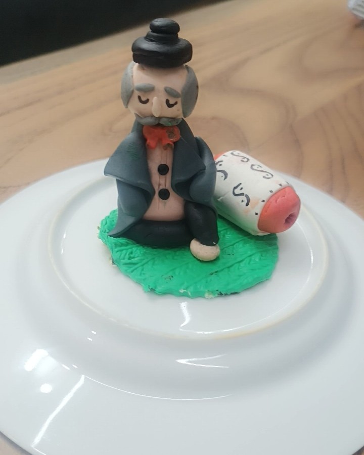 تاپر روز مرد 

کیک روز مرد. بماند یادگاری 

