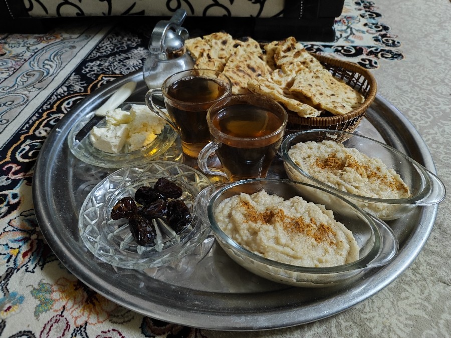 سفره افطار امروز 
۱
