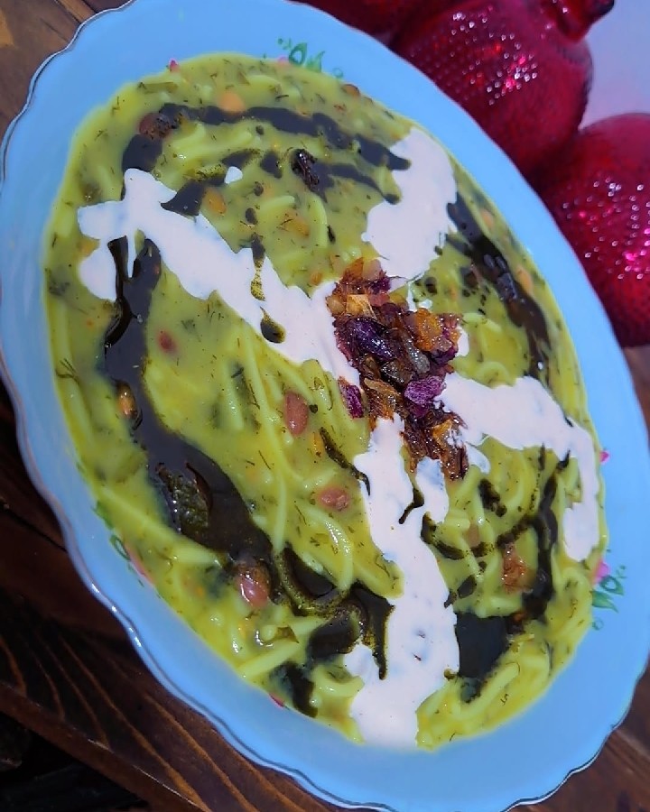 آش رشته سبزی محلی