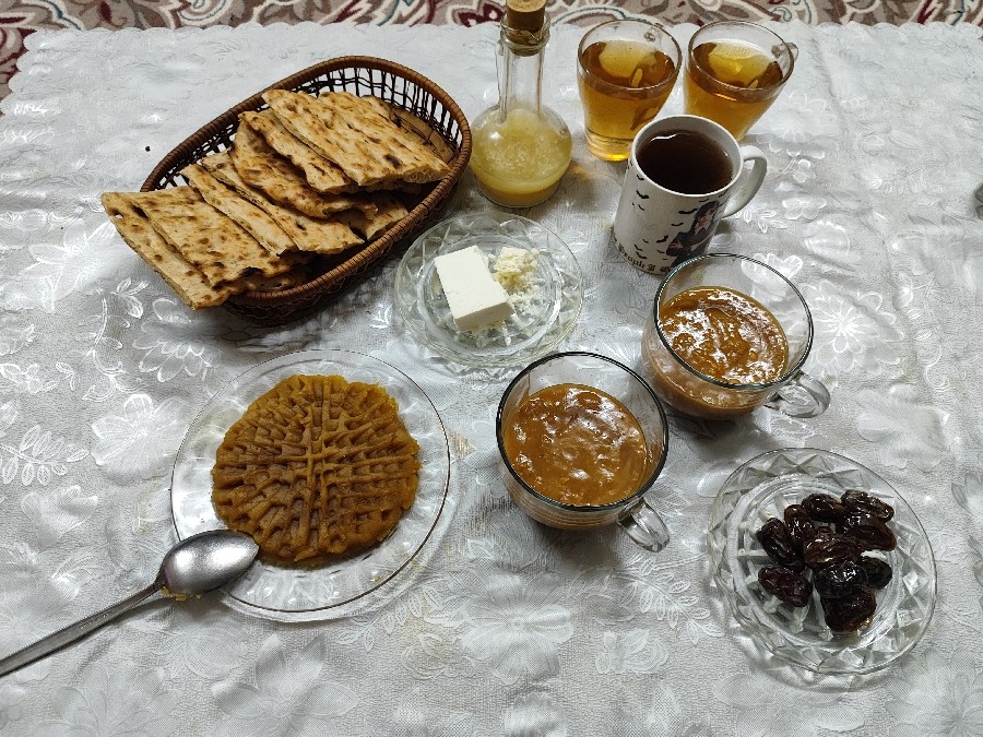 سفره افطاری 
روز ۱۵ماه رجب 