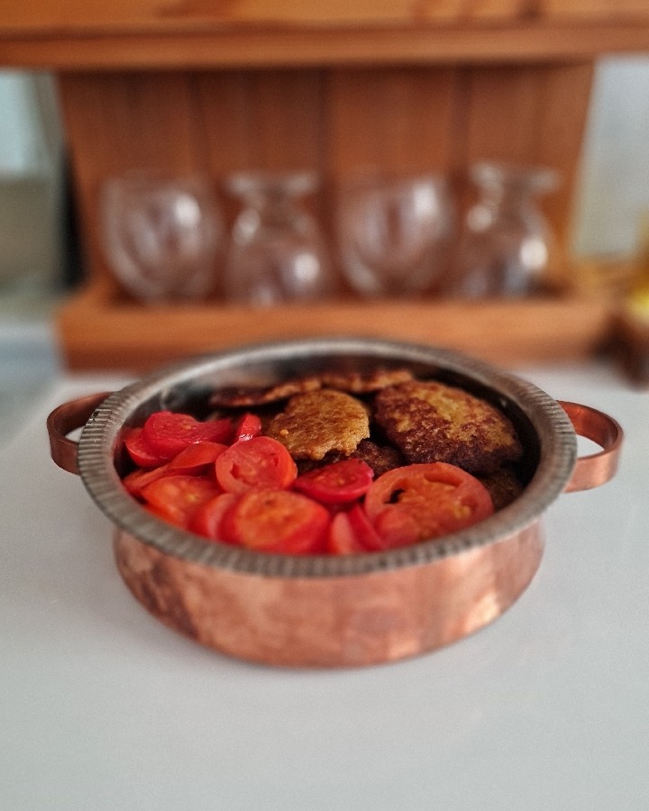 کتلت خودم پز تو ظرف مسی?