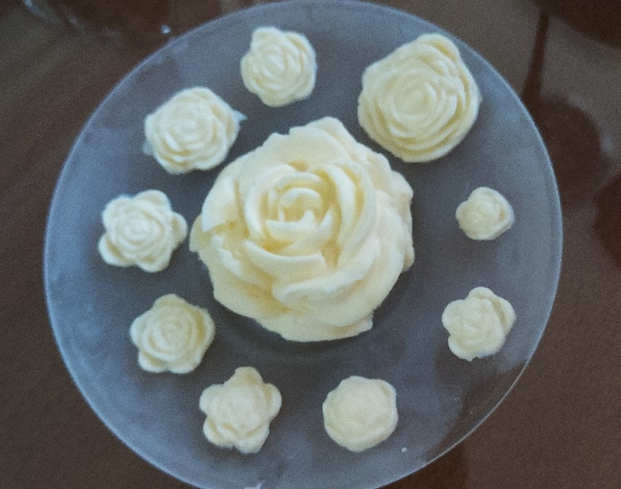 پذیرایی از دوستان عزیزم برای دورهمی صبحونه 