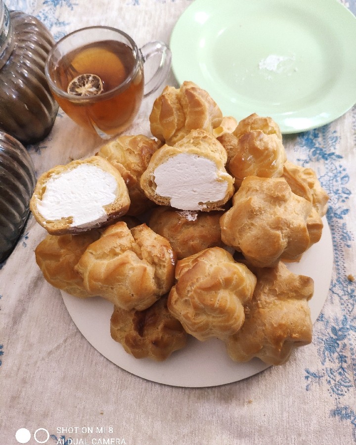 نان خامه‌ای بازاری