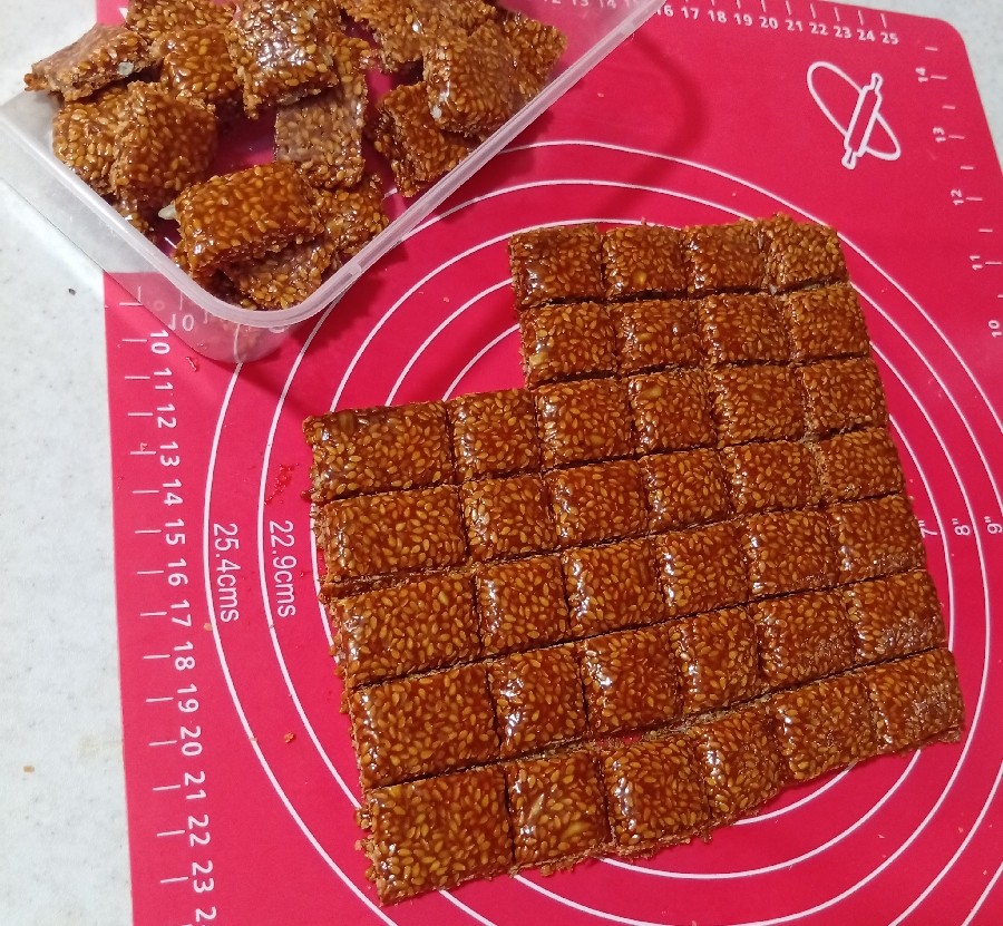 معجون کنجد و شیره 