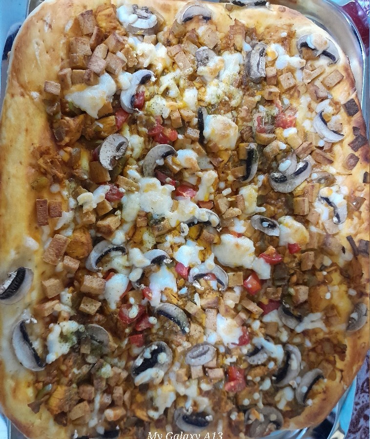 پیتزا با سوسیس خانگی 