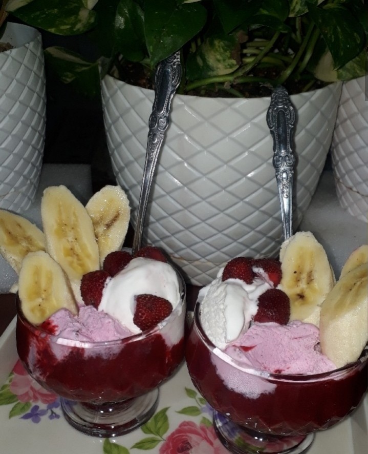 اسموتی توت فرنگی