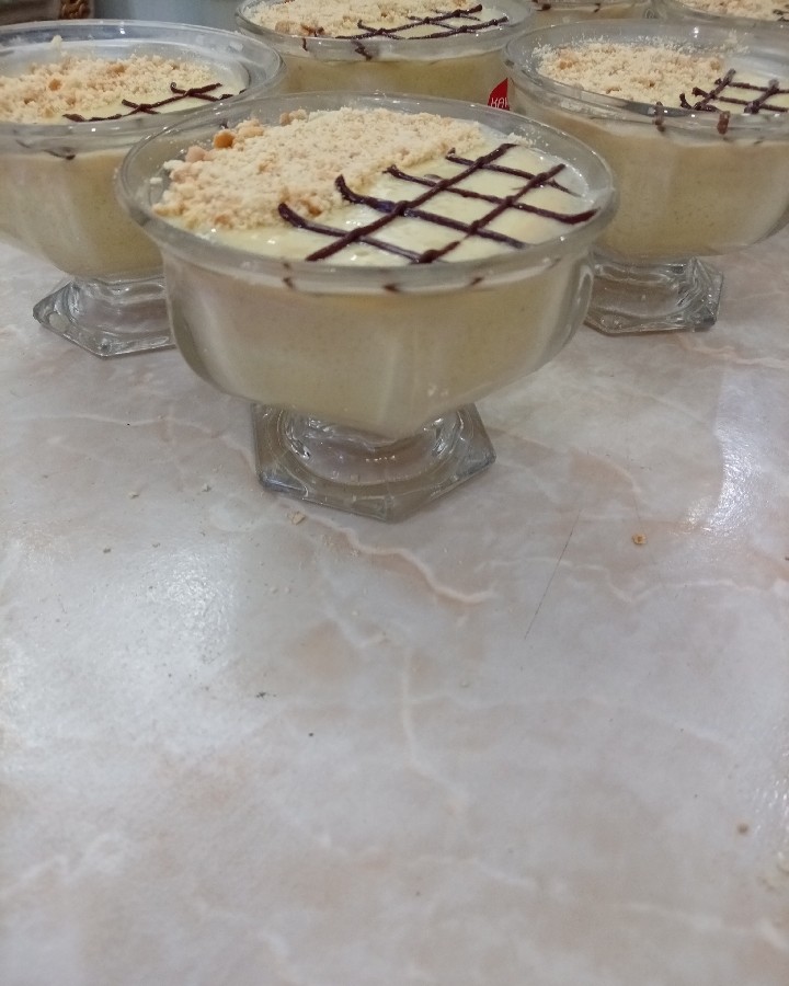 دسر موز و بیسکویت 