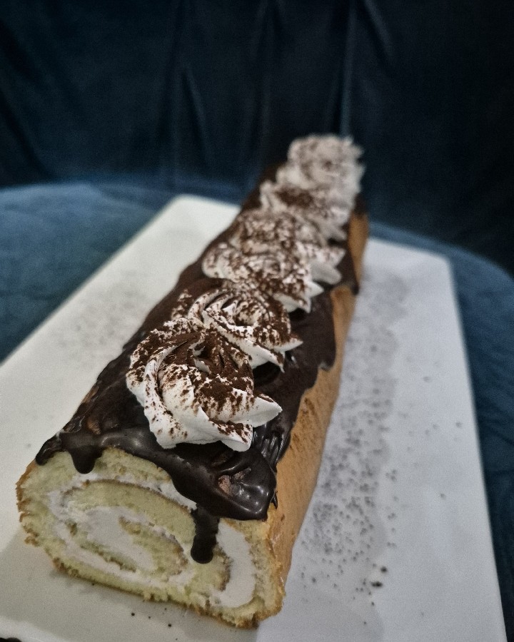 شیرینی رولت