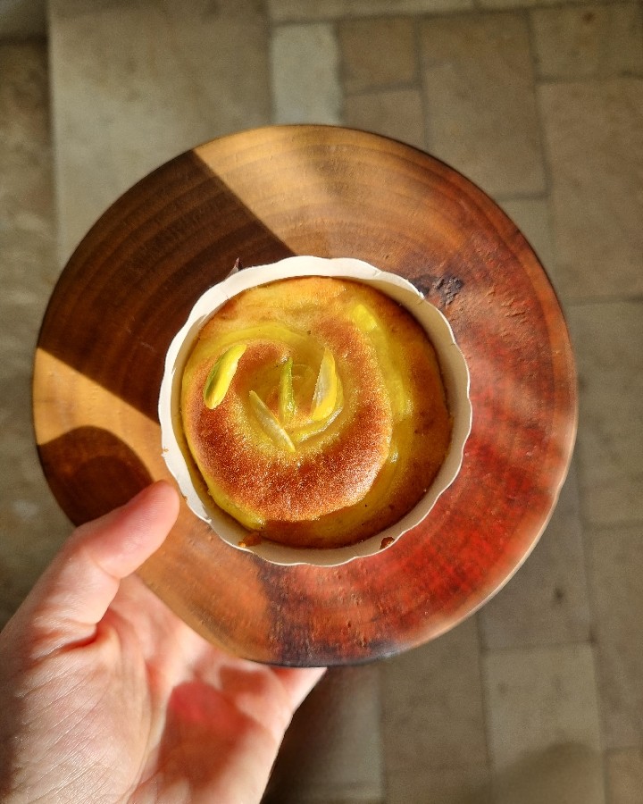 عکس پای کرمدار  زعفرانی 