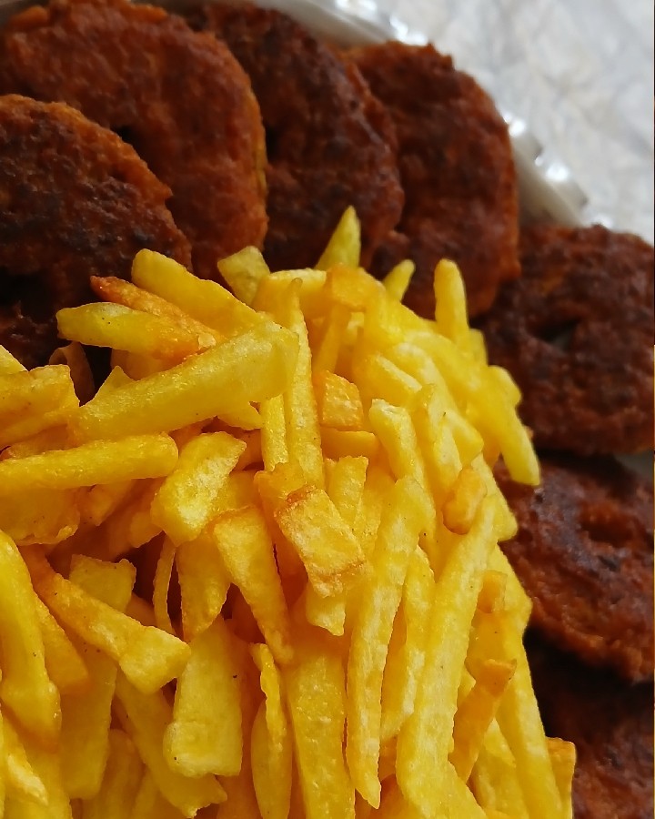 شامی پوک و سیب زمینییی?? محشرههه،ممنون میشم حمایتم کنید، من کلاس هشتمم و عاشق آشپزیییی