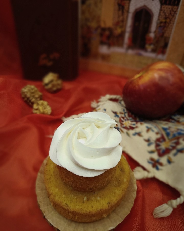 کیک هویج و گردو کافی شاپی