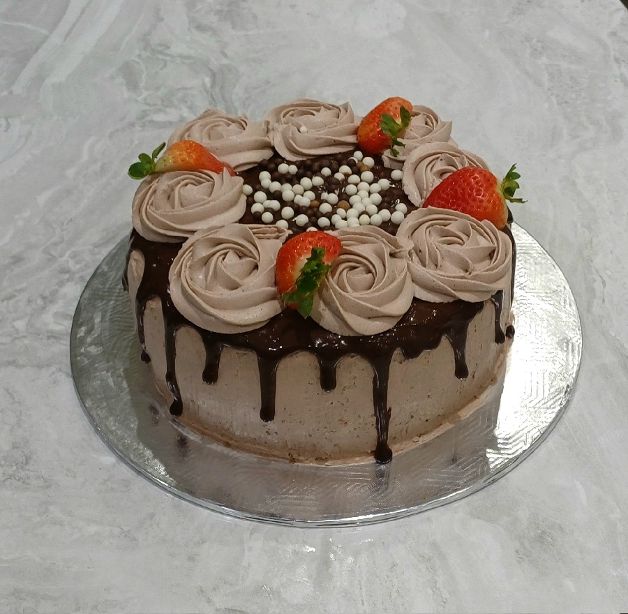 کیک تولد شکلاتی 