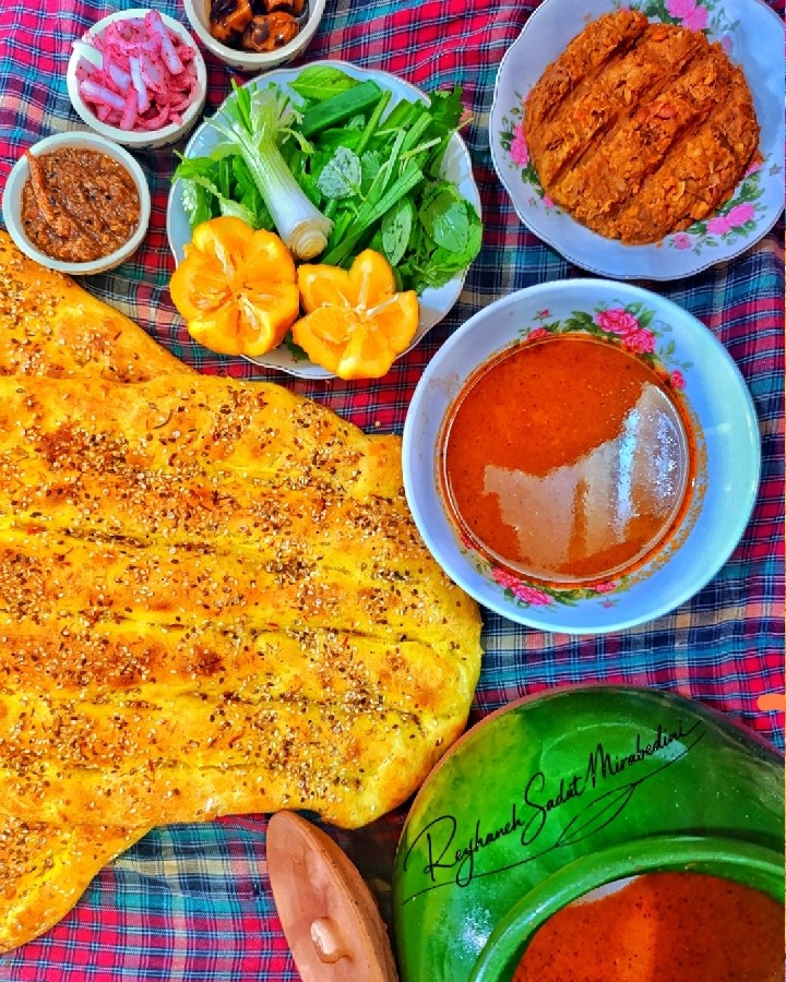 بفرمائید دیزی و نان ریحان پز 