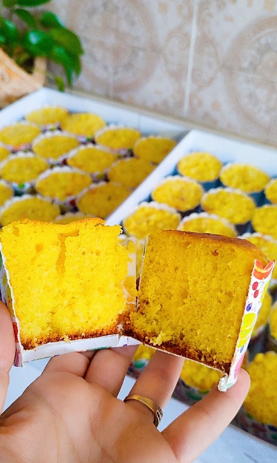 کیک هل و گلاب زعفرانی