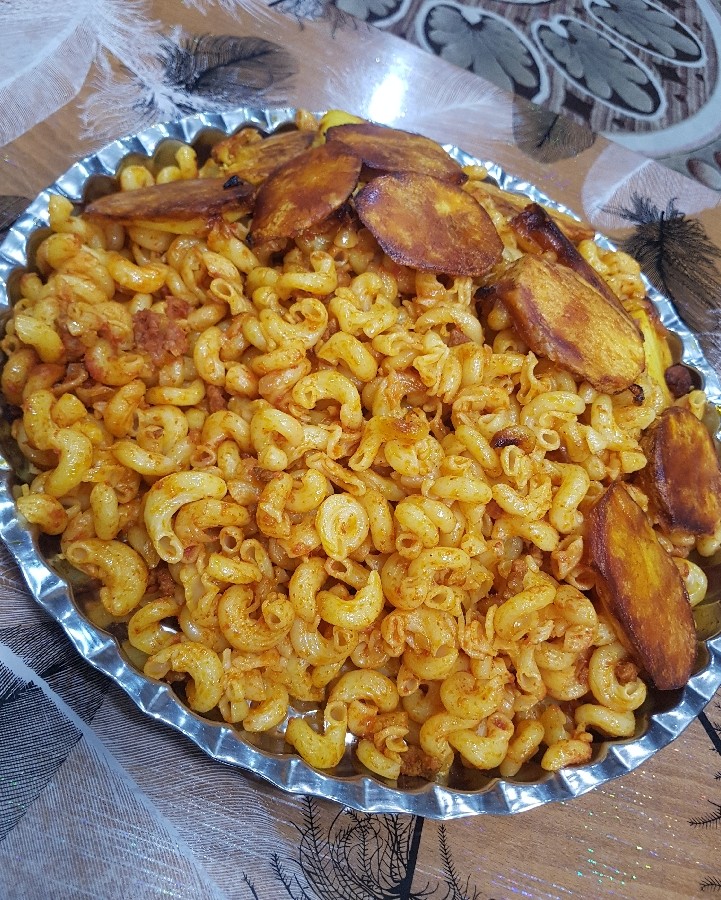 ماکــــارانـے