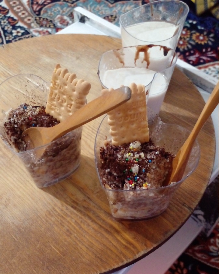 دسر بیسکویتی ثنا پز