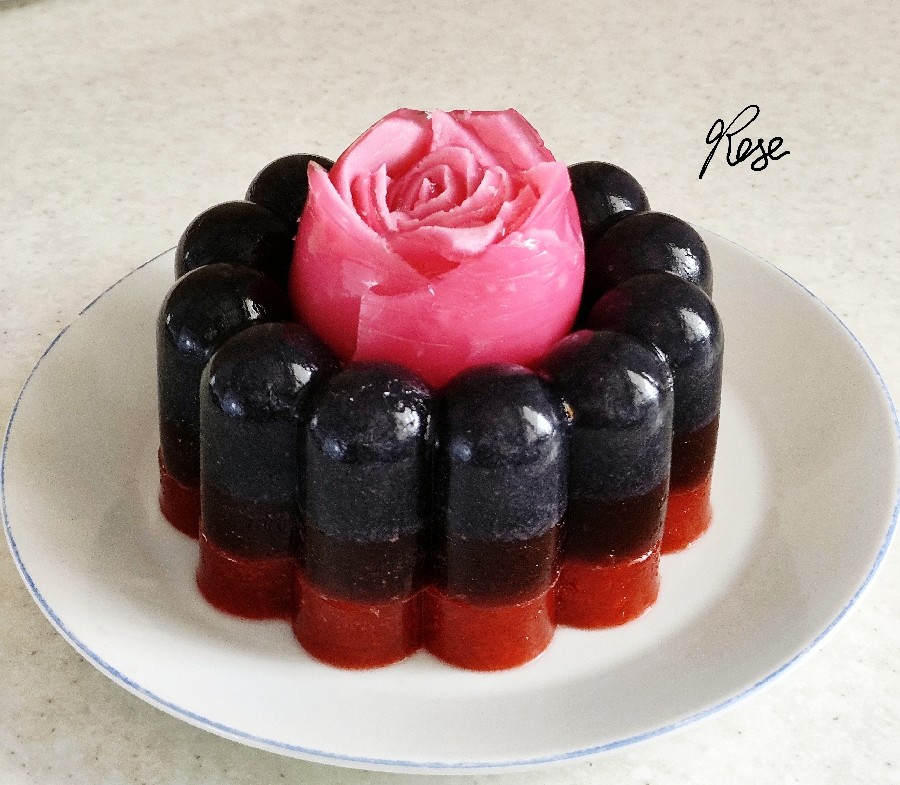 ژله فرفره ای یا رولتی