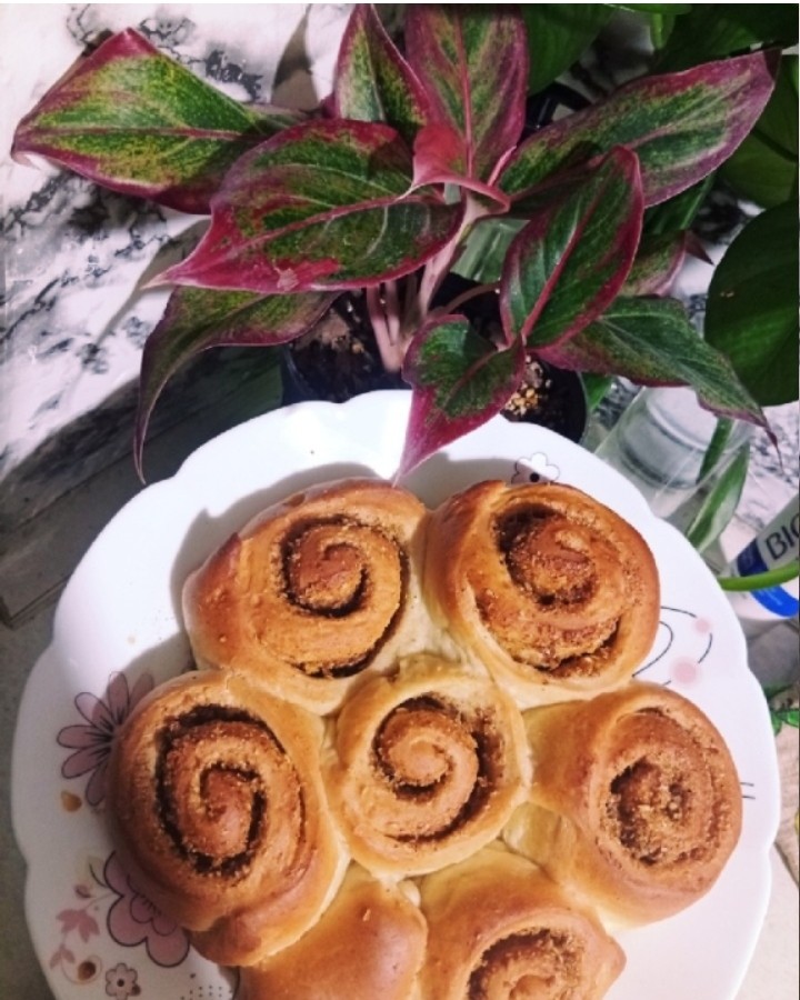 نان رول دارچینی