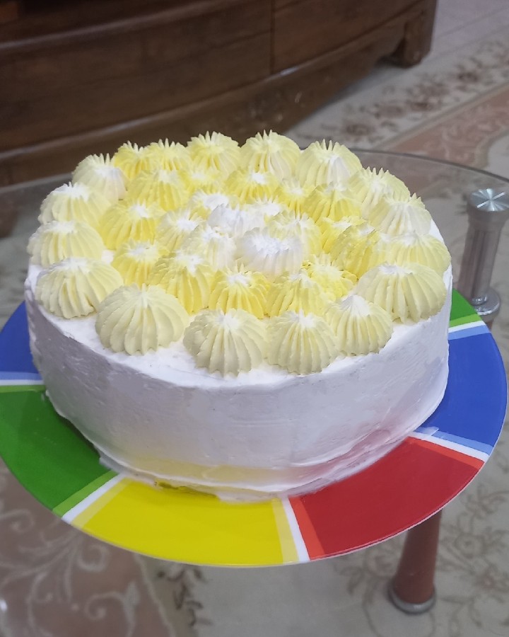 کیک خامه ای زرد