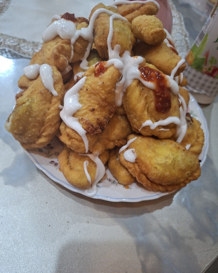 پیراشکی گوشت و پنیر خانگی 