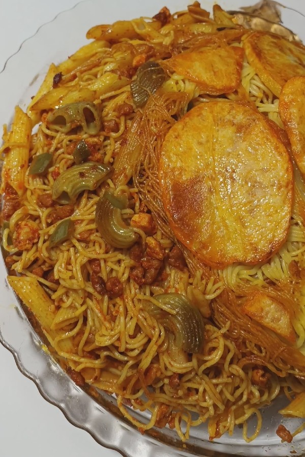 ماکارونی
ورق بزن عزیزم 
