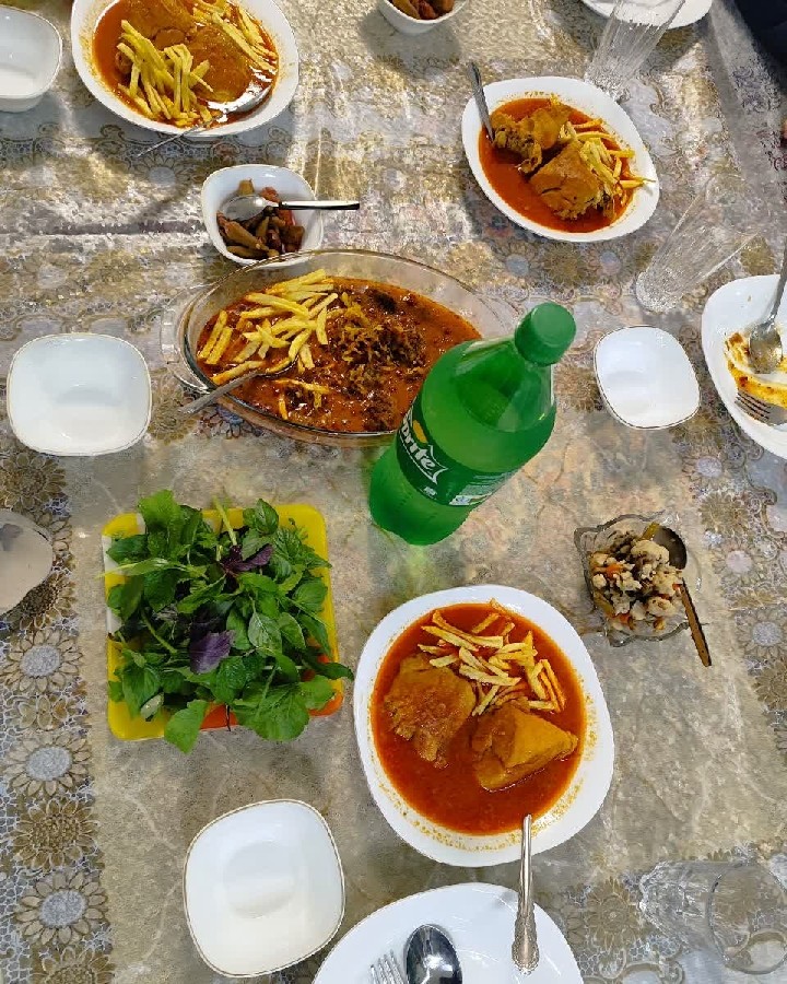 خورش مرغ با سس مخصوص