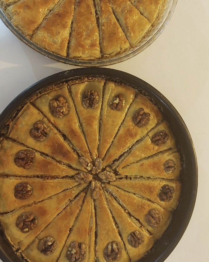 باقلوا گردویی استارا