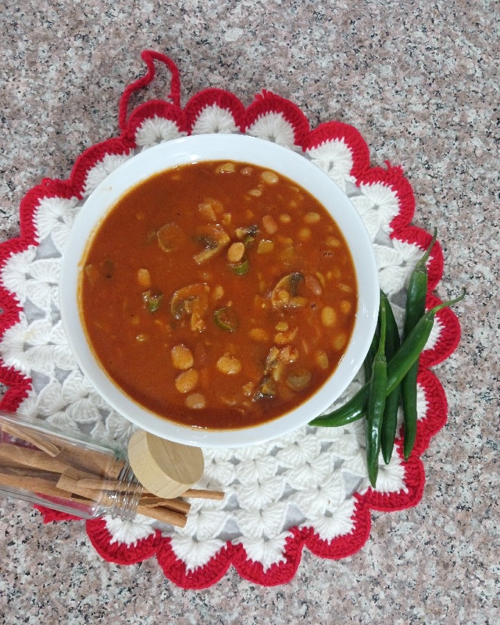 خوراک لوبیا قارچ