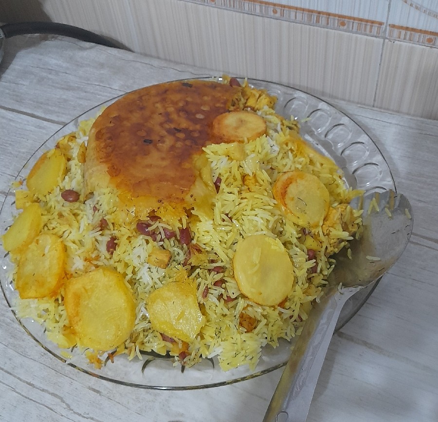 استانبولی باته دیگ نون و سیب زمَنی