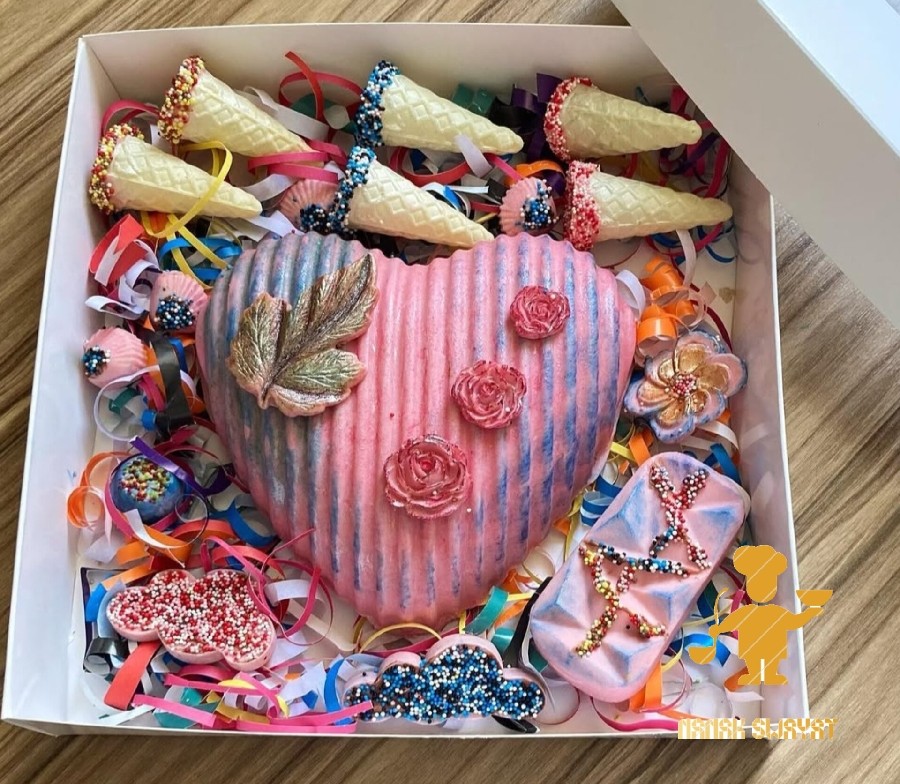 باکس شکلات
قلب رنگی شکلاتی 