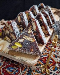 رولت خرما و بیسکوییت