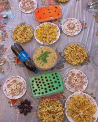 سفره مهمونی افطار ما