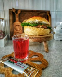 برگر ذغالی فست_فود