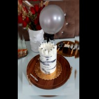 کیک و پاپسیکلز