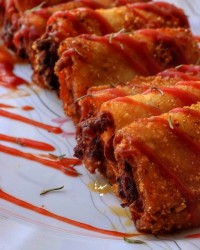 لارانیا سوخاری
