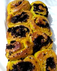 نان رول شکلاتی کپشن رو بخونیدلطفا