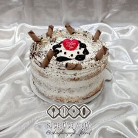 سفارش کیک ۱/۲۰۰ گرمی مشتری عزیزم کیک عریان