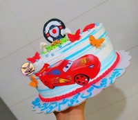 کیک پسرونه مک کویین