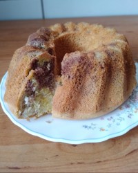 کیک سه رنگ (وانیلی ، شکلاتی ، زعفرانی)