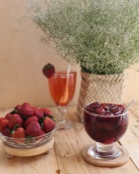 مربا و شربت توت فرنگی