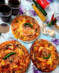 پیـتــزا مخــلوط ◕‿◕