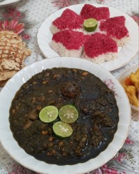 خورشت قورمه سبزی وپلوقالبی لطفا ورق بزنید