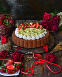 کیک شکلاتی با کرم پنیری