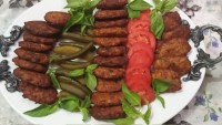 کتلت های خوشمزه با خیار شور خانگی