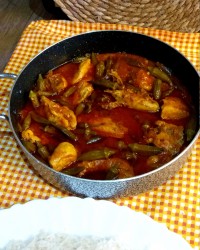 خورشت بامیه با مرغ