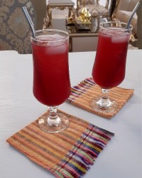 شربت آلبالو (مهربونا فالو کنید و استوری ها رو از دست ندید)