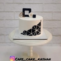 کیک با تکنیک استنسیل روی خامه